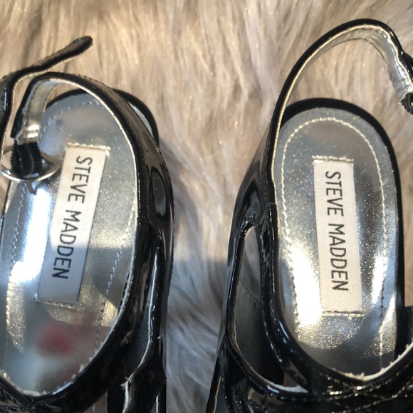 Heels - Picture 2 of 10